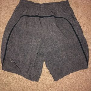 Mens 9in lined size small Lululemon